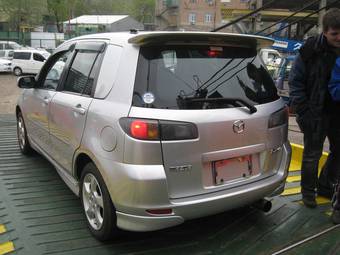 2003 Mazda Demio Photos