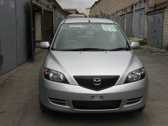 2003 Mazda Demio Photos