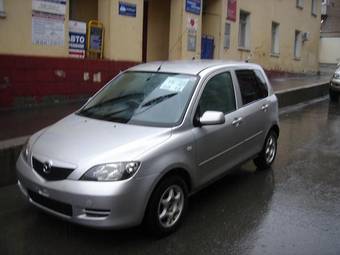 2003 Mazda Demio Pictures