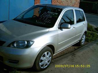 2003 Mazda Demio Pictures