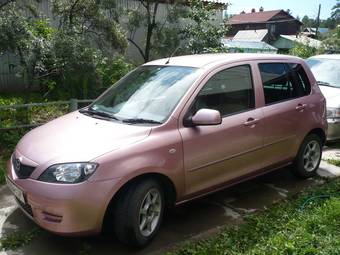 2003 Mazda Demio Photos