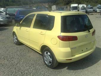 2003 Mazda Demio Images