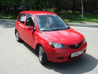 2003 Mazda Demio Photos