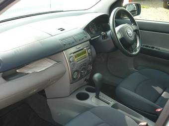 2003 Mazda Demio Photos