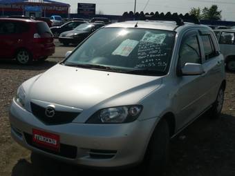 2003 Mazda Demio Photos
