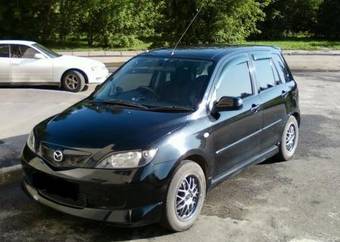 2003 Mazda Demio Photos