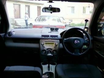 2003 Mazda Demio Pictures
