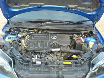 2003 Mazda Demio Photos