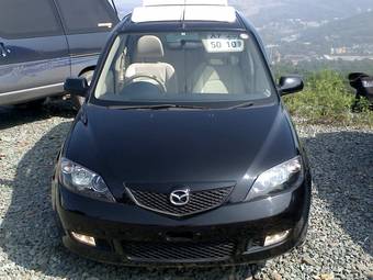 2003 Mazda Demio Pictures