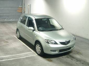 2003 Mazda Demio Pictures