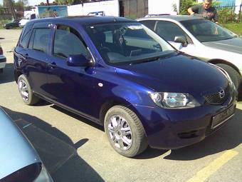 2003 Mazda Demio Pictures