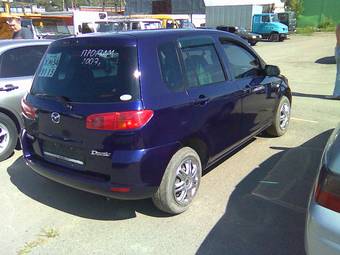 2003 Mazda Demio Photos