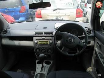 2003 Mazda Demio Photos