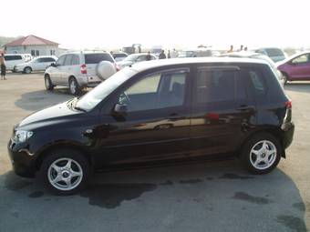 2003 Mazda Demio Pictures