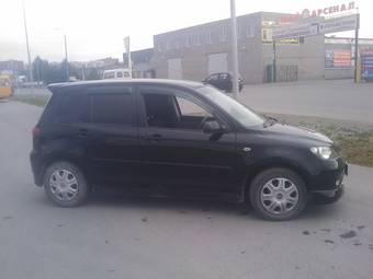 2003 Mazda Demio Pictures