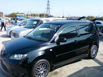 2003 Mazda Demio Pictures
