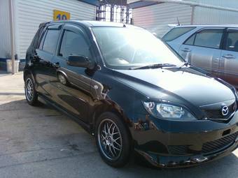 2003 Mazda Demio Photos