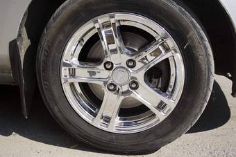 2003 Mazda Demio Pictures