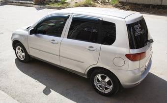 2003 Mazda Demio Photos