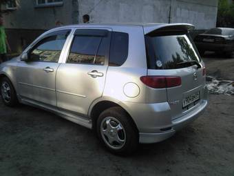 2003 Mazda Demio Pictures