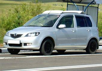 2003 Mazda Demio Pictures