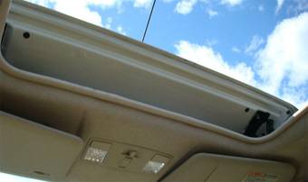 2003 Mazda Demio Photos