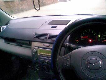 2003 Mazda Demio Pictures