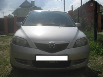 2003 Mazda Demio Photos