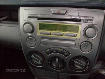 2003 Mazda Demio Pics
