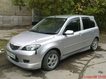 2003 Mazda Demio Pictures