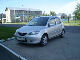 2003 Mazda Demio Photos