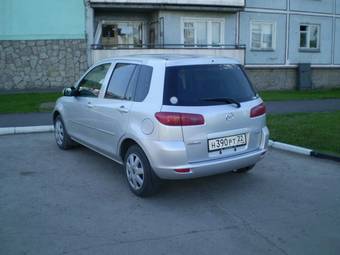 2003 Mazda Demio Photos