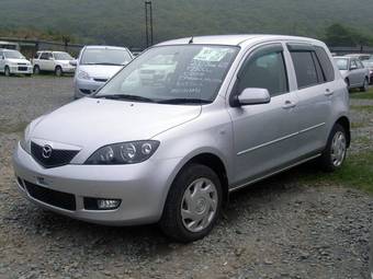 2003 Mazda Demio Pictures