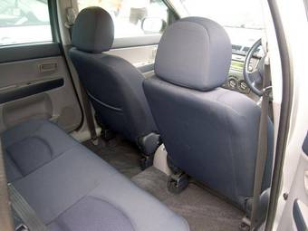 2003 Mazda Demio Photos