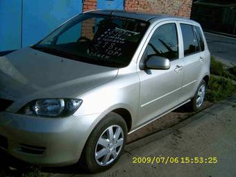 2003 Mazda Demio Pictures