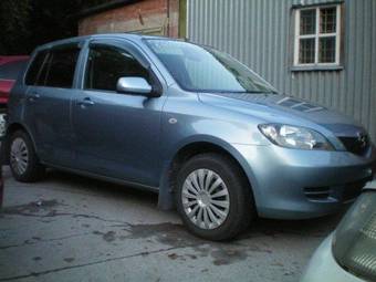 2003 Mazda Demio Pictures