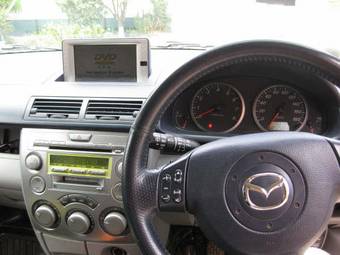 2003 Mazda Demio Photos