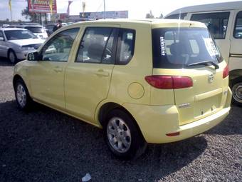 2003 Mazda Demio Photos