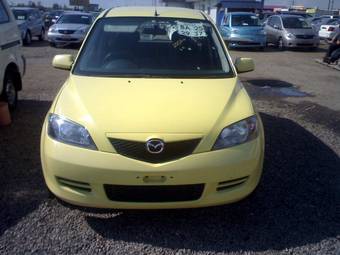 2003 Mazda Demio Photos
