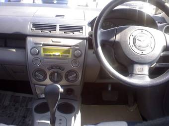 2003 Mazda Demio Pictures
