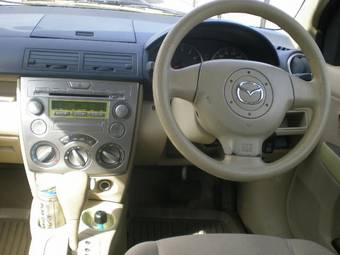 2003 Mazda Demio Pictures