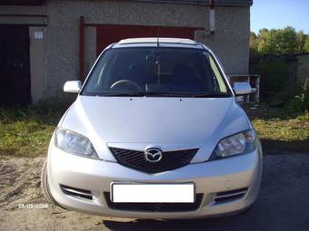 2003 Mazda Demio Pictures