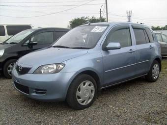 2003 Mazda Demio Pictures