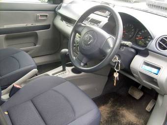 2003 Mazda Demio Photos