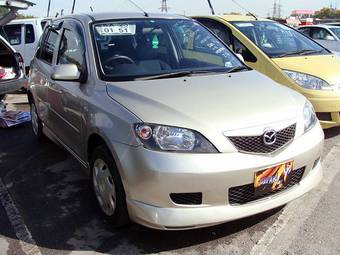 2003 Mazda Demio Photos