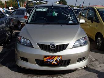 2003 Mazda Demio Photos