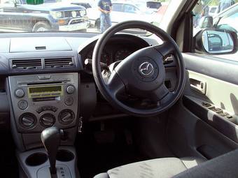 2003 Mazda Demio Images