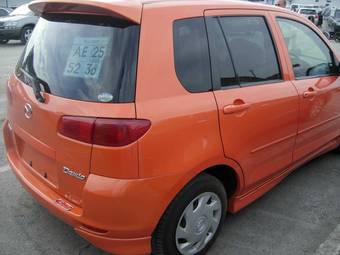 2003 Mazda Demio Pictures