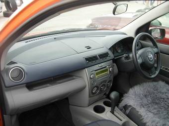 2003 Mazda Demio Photos