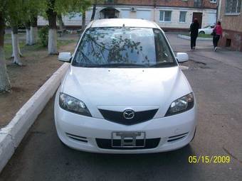 2003 Mazda Demio Pictures